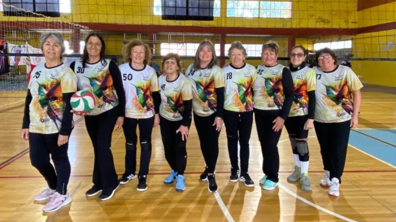 PARTICIPACIÓN ACTIVA Y SALUD: ADULTOS MAYORES REPRESENTAN A LARROQUE EN DISTINTAS JORNADAS DEPORTIVAS