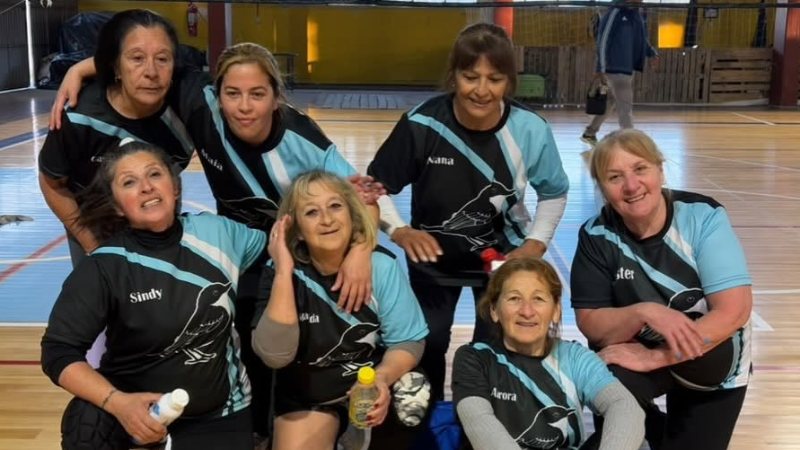 PARTICIPACIÓN ACTIVA Y SALUD: ADULTOS MAYORES REPRESENTAN A LARROQUE EN DISTINTAS JORNADAS DEPORTIVAS