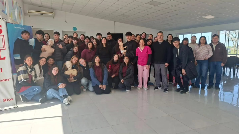 SE REALIZÓ UN TALLER DE RCP Y PRIMEROS AUXILIOS PARA ESTUDIANTES SECUNDARIOS